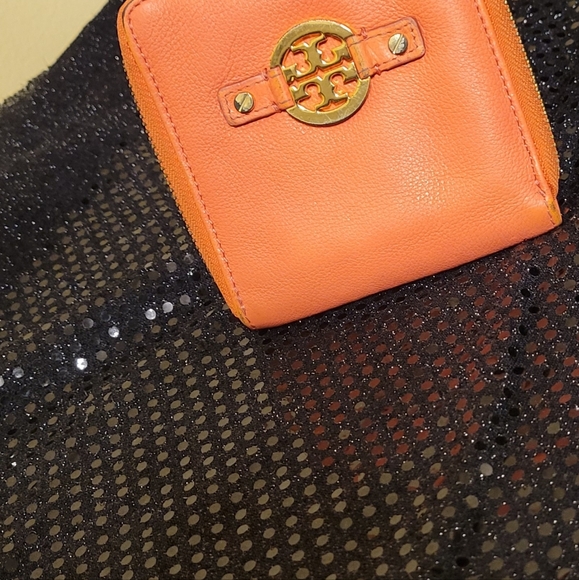 Tory Burch Orange Wallet with Gold Logo - Picture 4 of 7